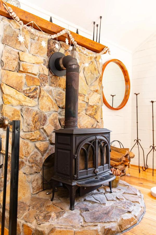 Вилла Hot Tub Charming & Chic Mountain Gem On Sleepy Creek Беркли-Спрингс Экстерьер фото